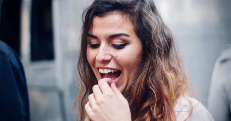 denti che si muovono